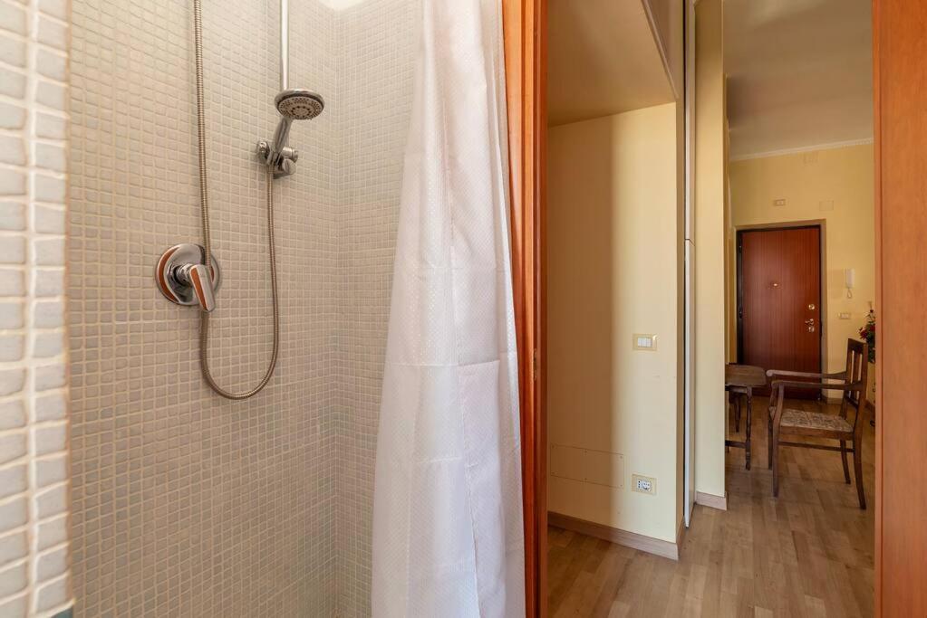 Elegante Appartamento Centrale Rom Exterior foto