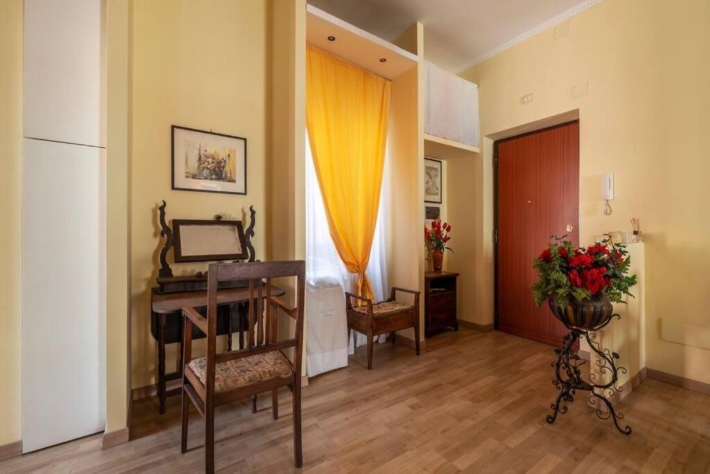Elegante Appartamento Centrale Rom Exterior foto